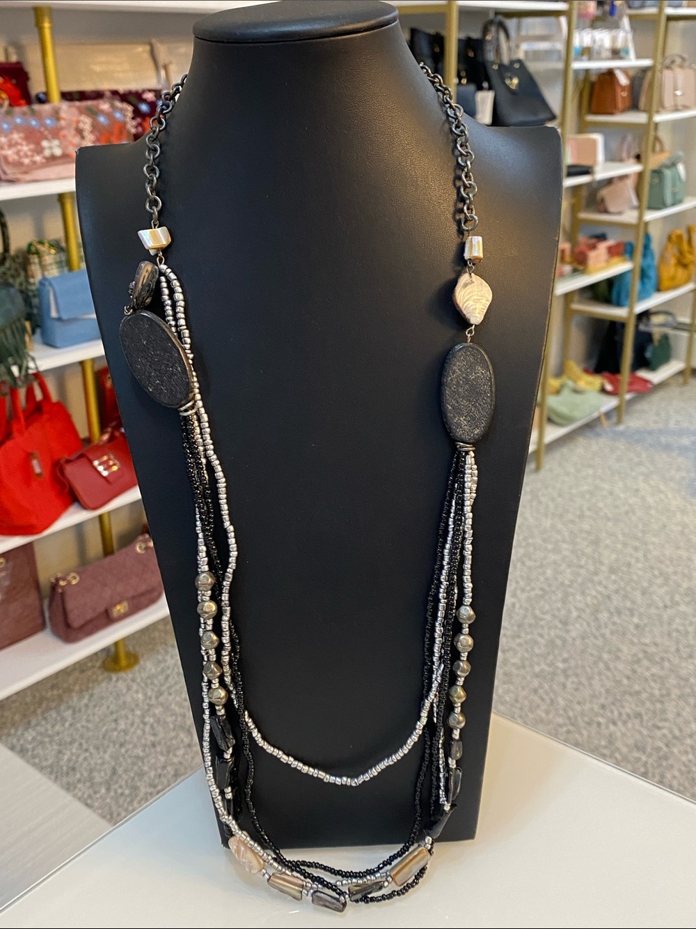 Shell necklace - Picture 5 of 7